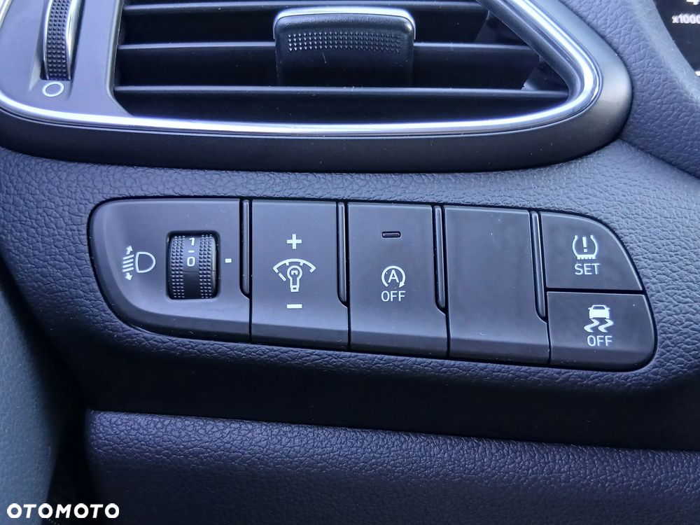 Hyundai i30 1.0 T-GDI GPF Classic + - 11