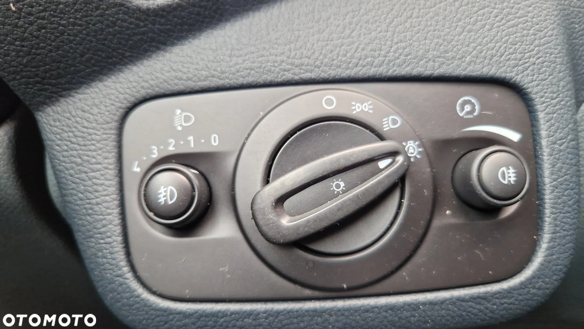 Ford C-MAX 1.6 EcoBoost Titanium - 33
