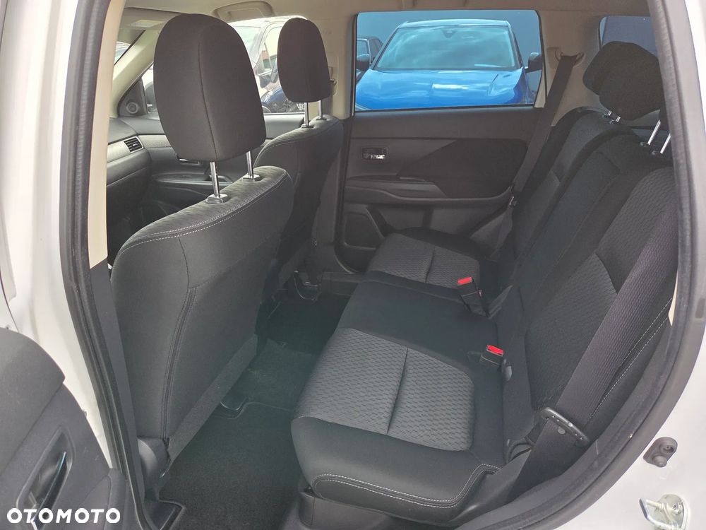 Mitsubishi Outlander 2.0 City Style 2WD - 17