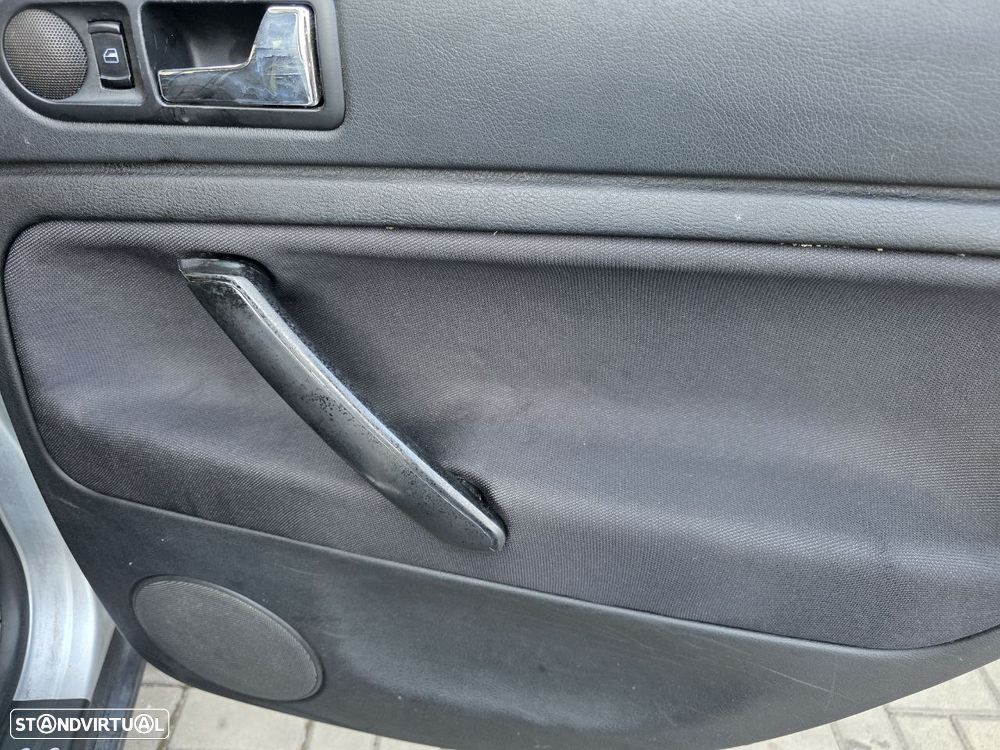 VW Passat Variant 1.9 TDi Confortline - 31