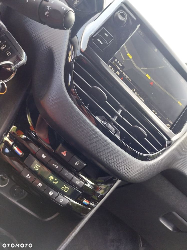 Peugeot 2008 1.2 Pure Tech Active S&S - 26