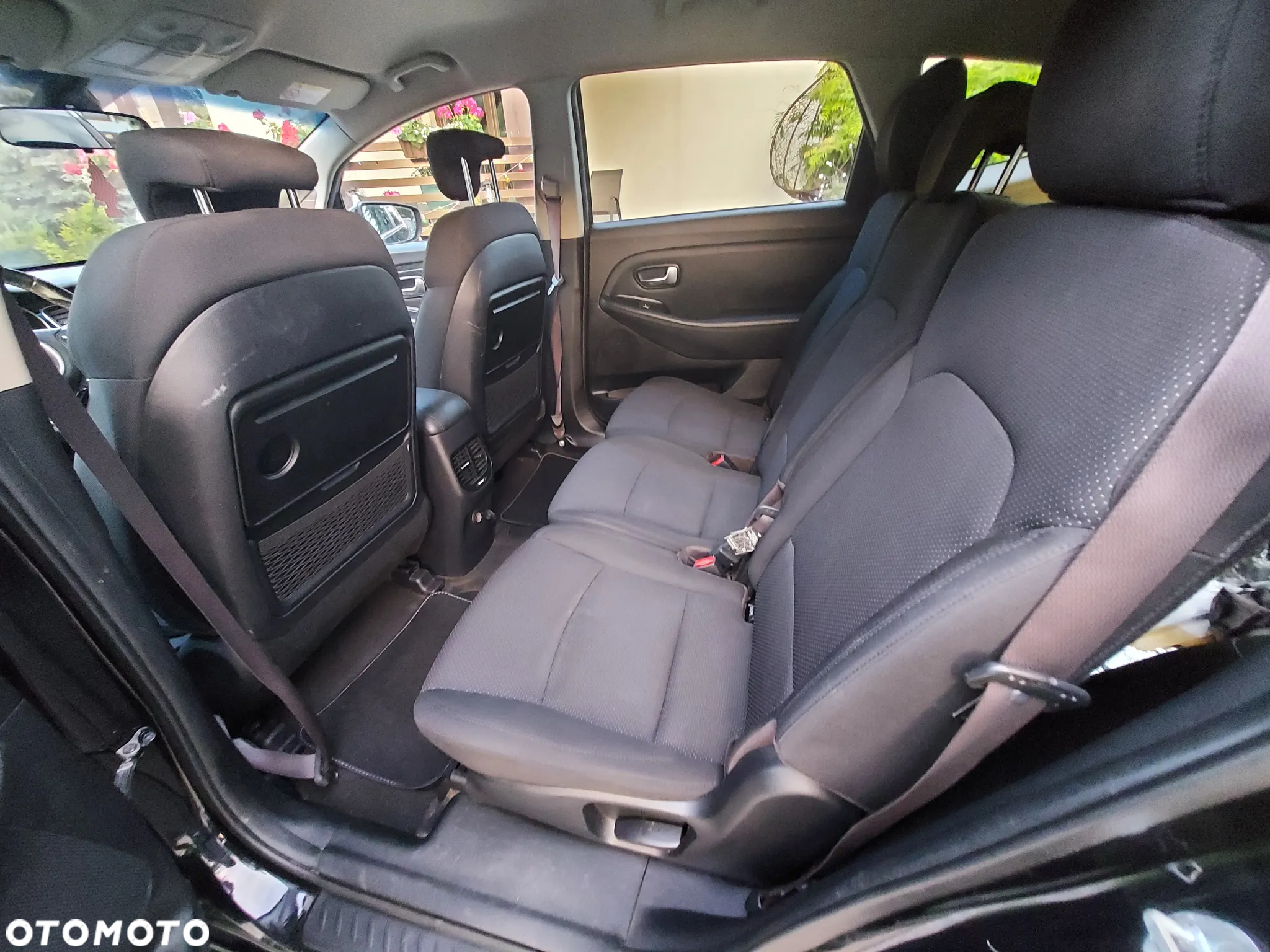 Kia Carens - 7