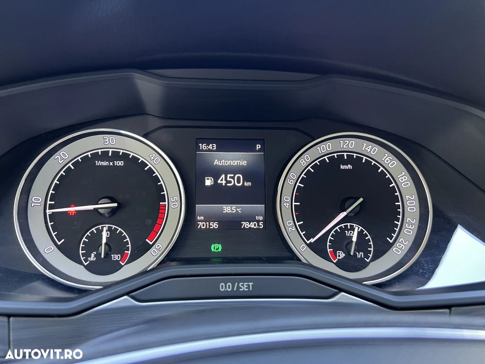 Skoda Superb 2.0 TDI DSG Ambition - 18