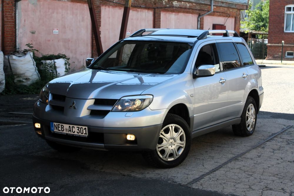 Mitsubishi Outlander 2.0 Sport 4WD - 1