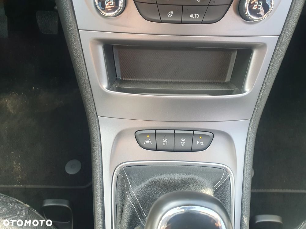 Opel Astra 1.4 Turbo Start/Stop Dynamic - 11