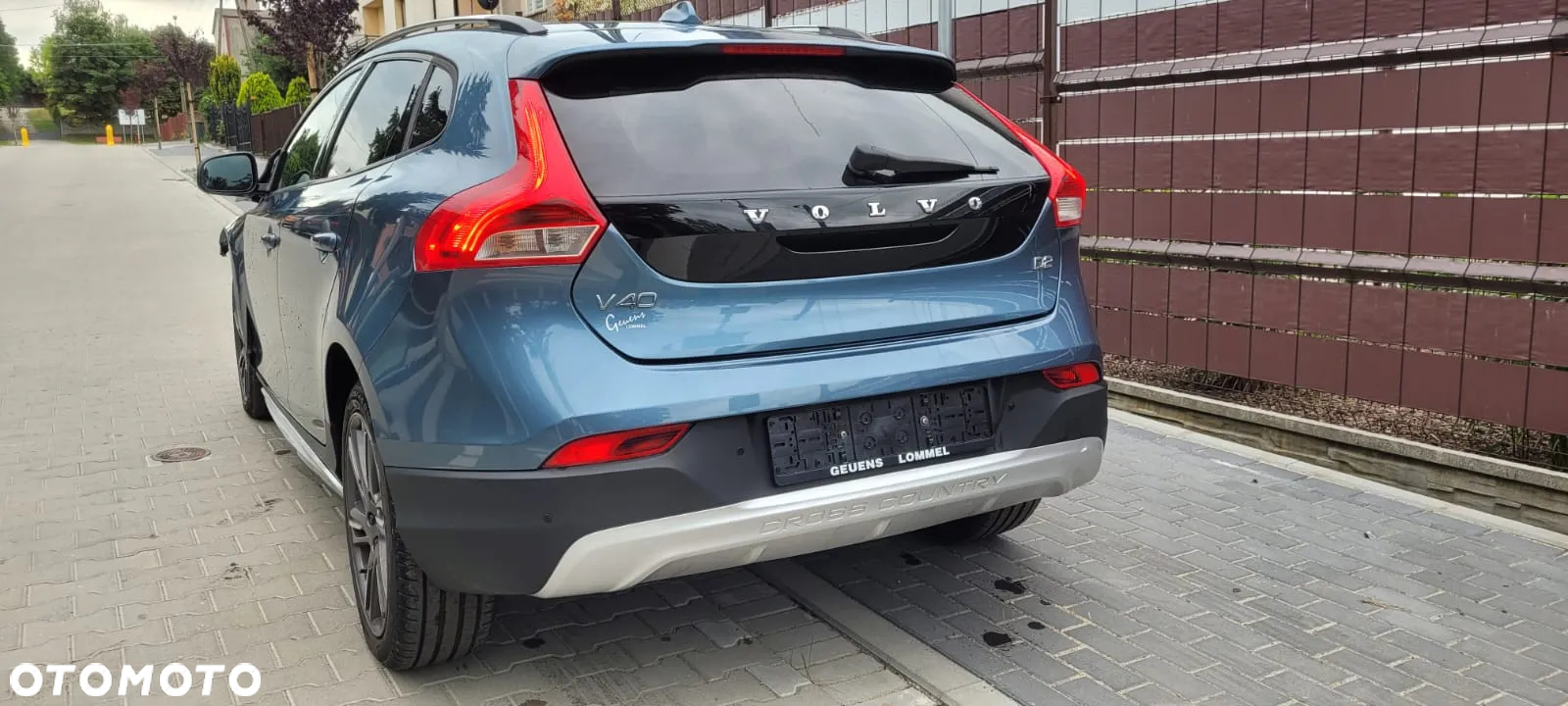 Volvo V40 Cross Country D2 Momentum - 4