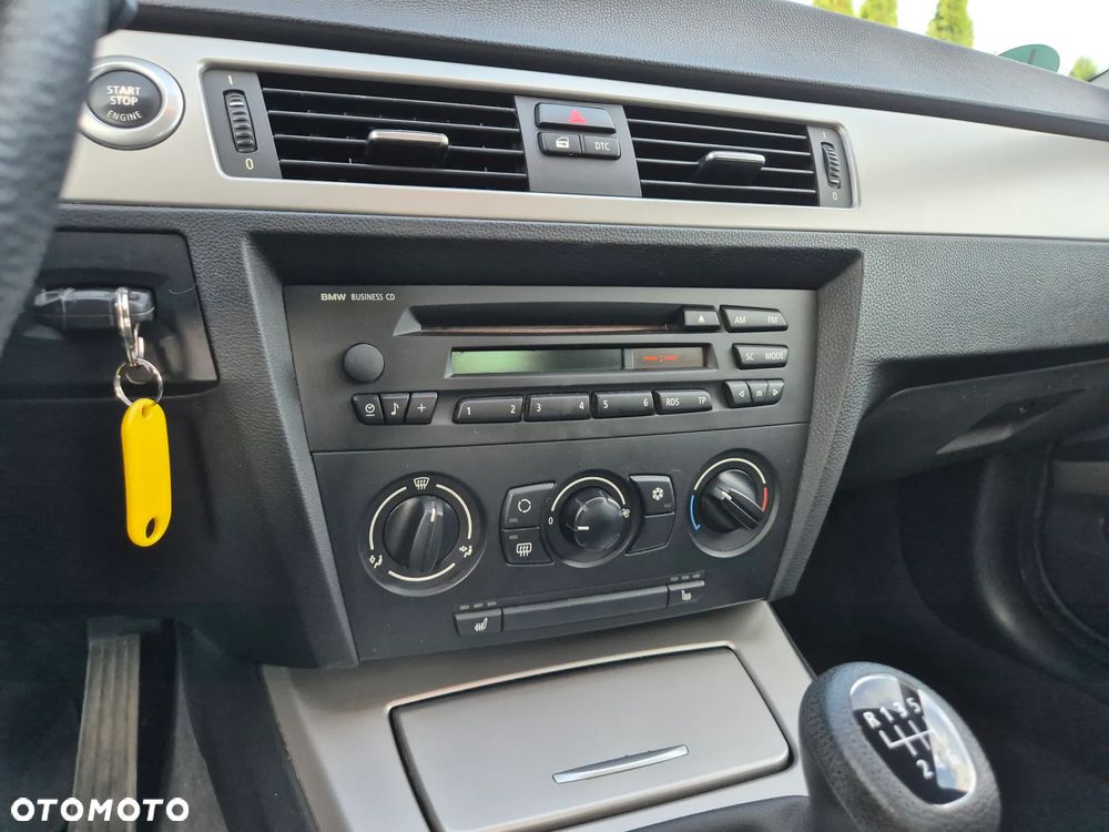 BMW Seria 3 318i - 17