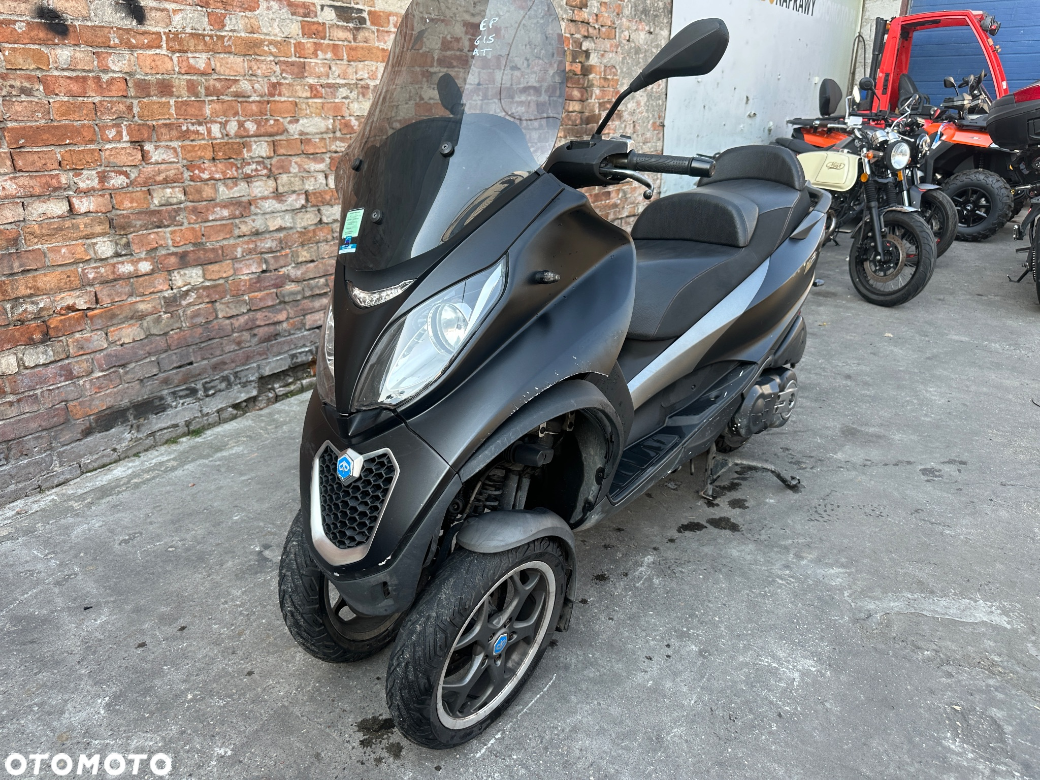 Piaggio MP-3 - 6