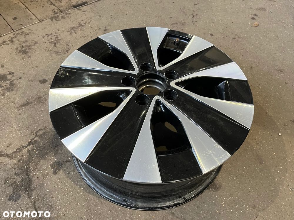 Felga Mercedes Vito V klasa A4474015200 7 17 ET 51 1szt - 2