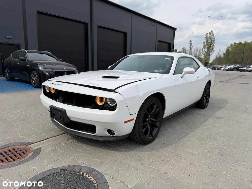 Dodge Challenger - 1