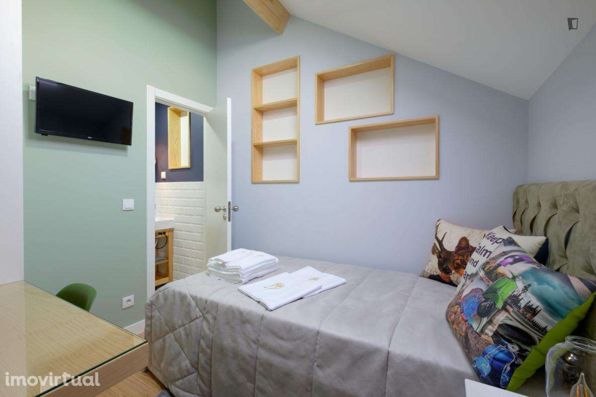 Estúdio - localizado em Montes Claros Coimbra - Grande imagem: 3/13
