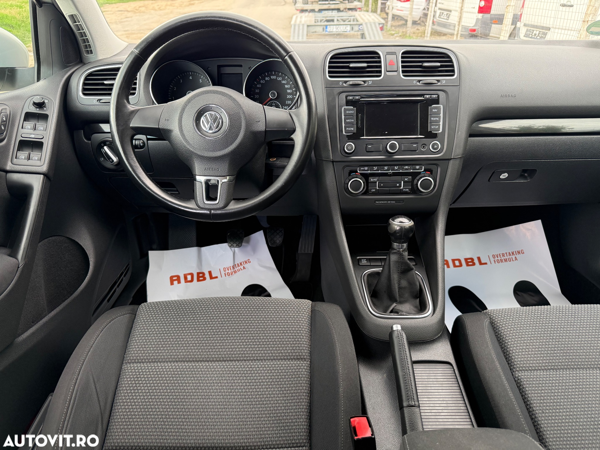 Volkswagen Golf 1.6 Comfortline - 3
