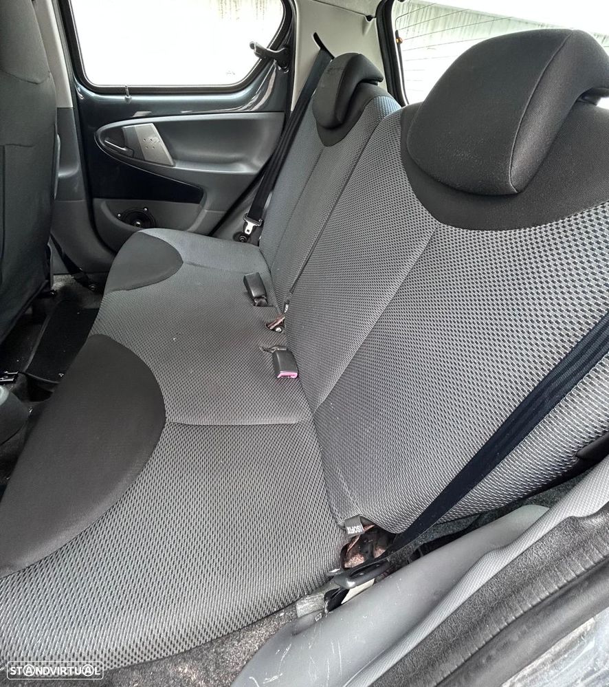 Toyota Aygo City - 6