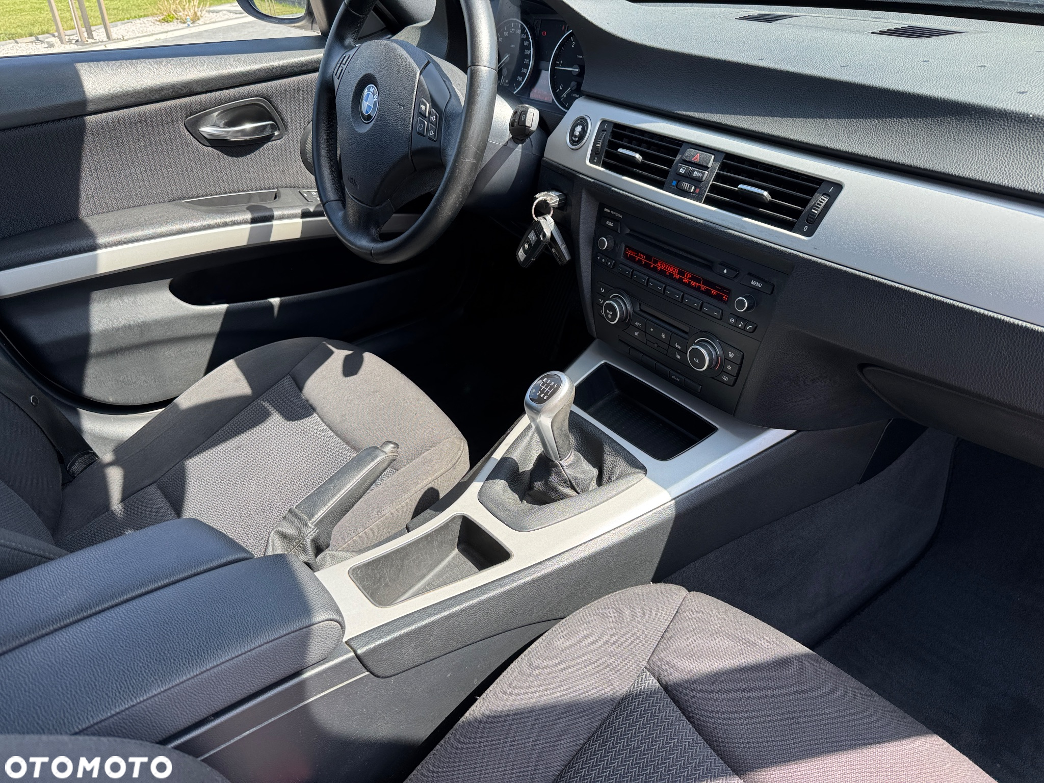BMW Seria 3 318d DPF Touring Edition Exclusive - 29