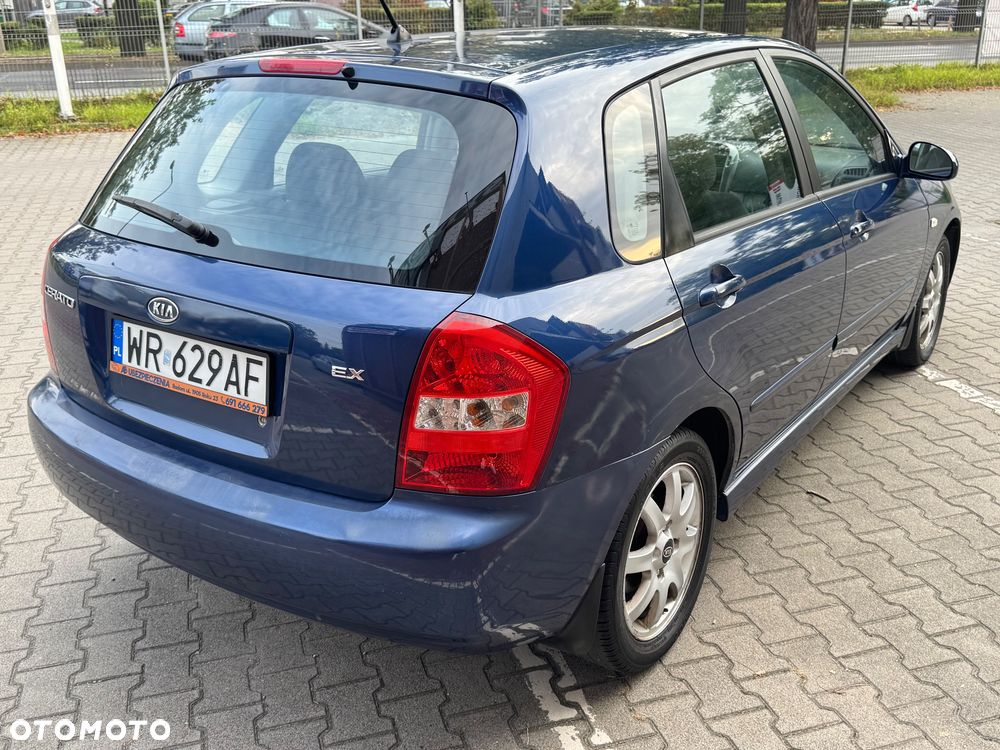 Kia Cerato 2004 photo 5