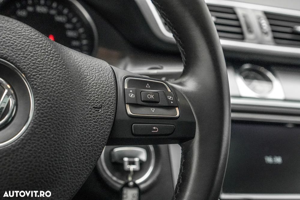 Volkswagen Passat CC 2.0 TDI BMT DSG 4Motion - 30