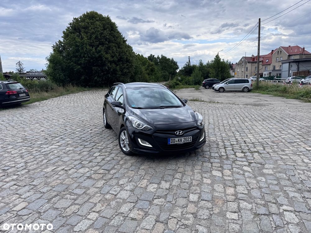 Hyundai i30 i30cw 1.6 CRDi Fifa World Cup Edition - 2