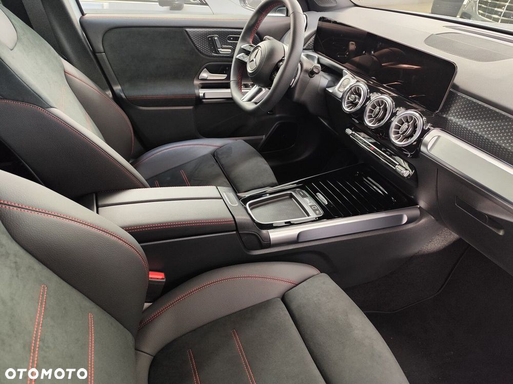 Mercedes-Benz GLB - 15