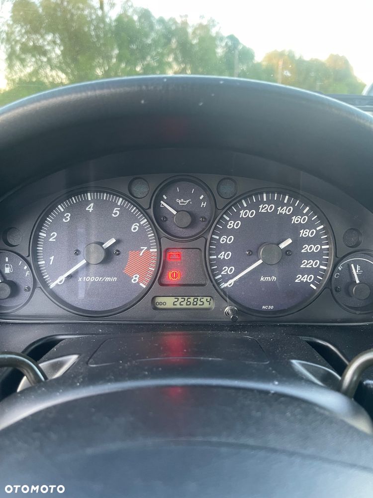 Mazda MX-5 1.6i 16V - 12