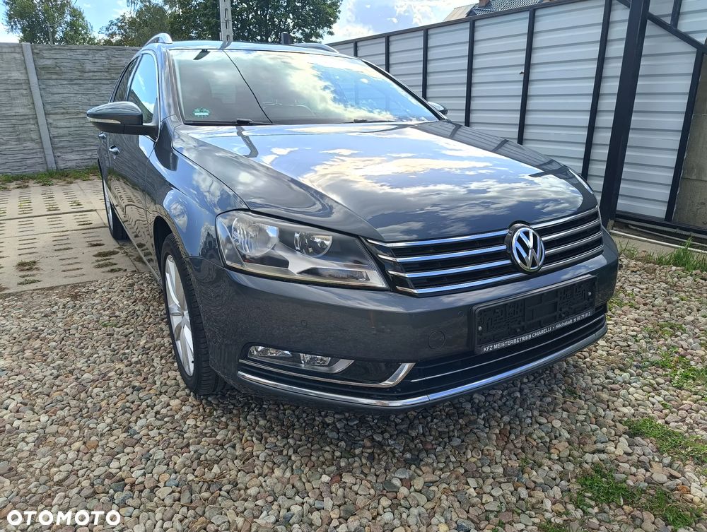 Volkswagen Passat - 1