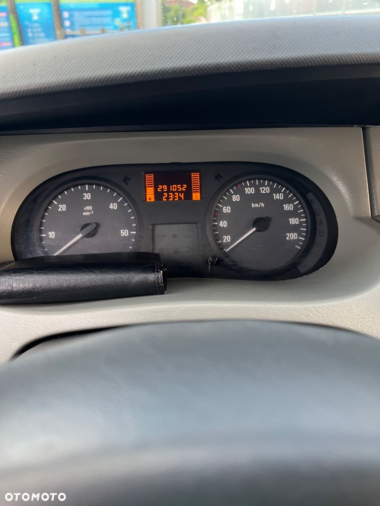 Opel Vivaro - 17