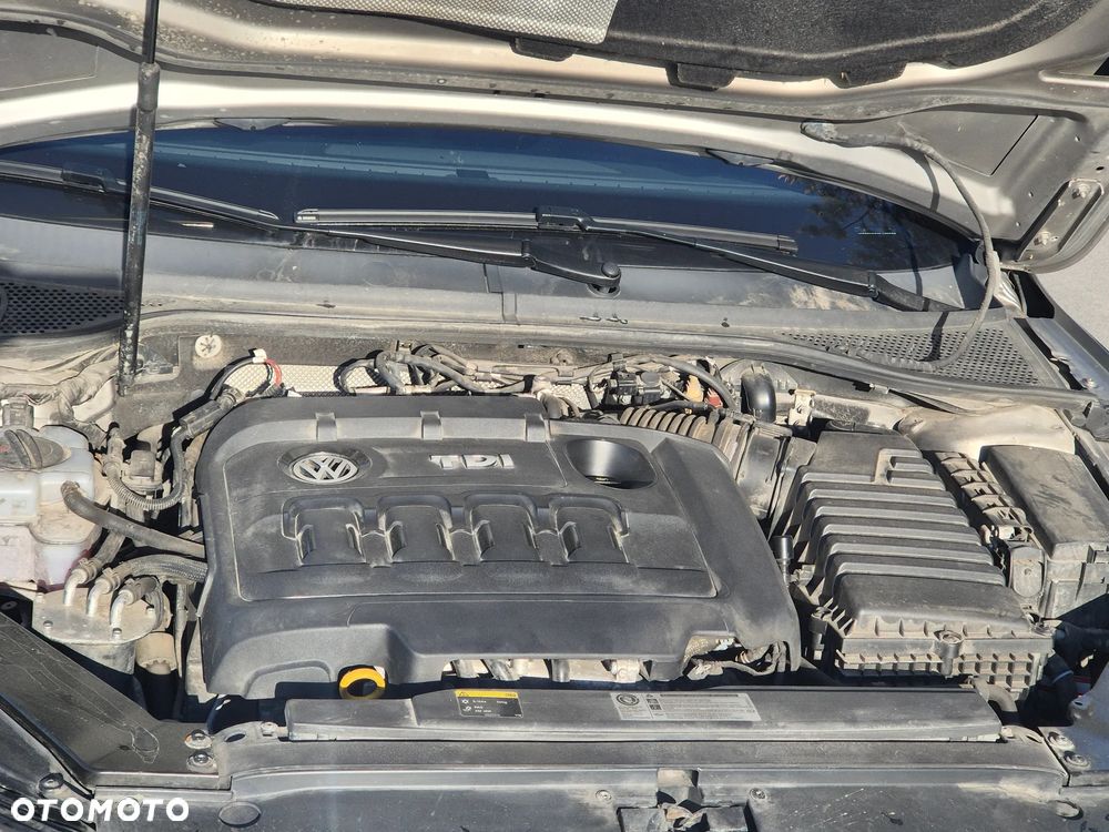 Volkswagen Passat - 13
