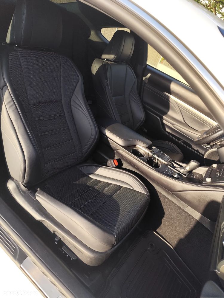 Lexus RC 200t / 300 F Sport - 25