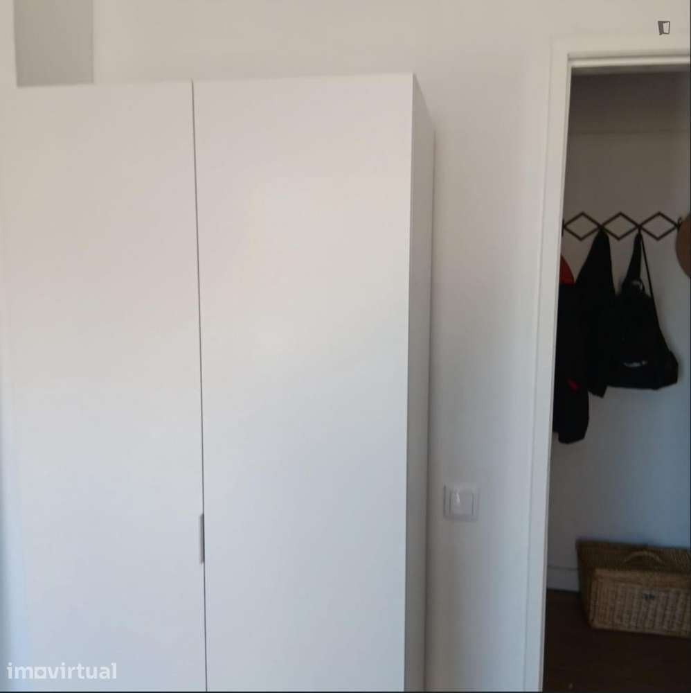 Quarto - localizado em Paranhos Porto - Grande imagem: 3/22