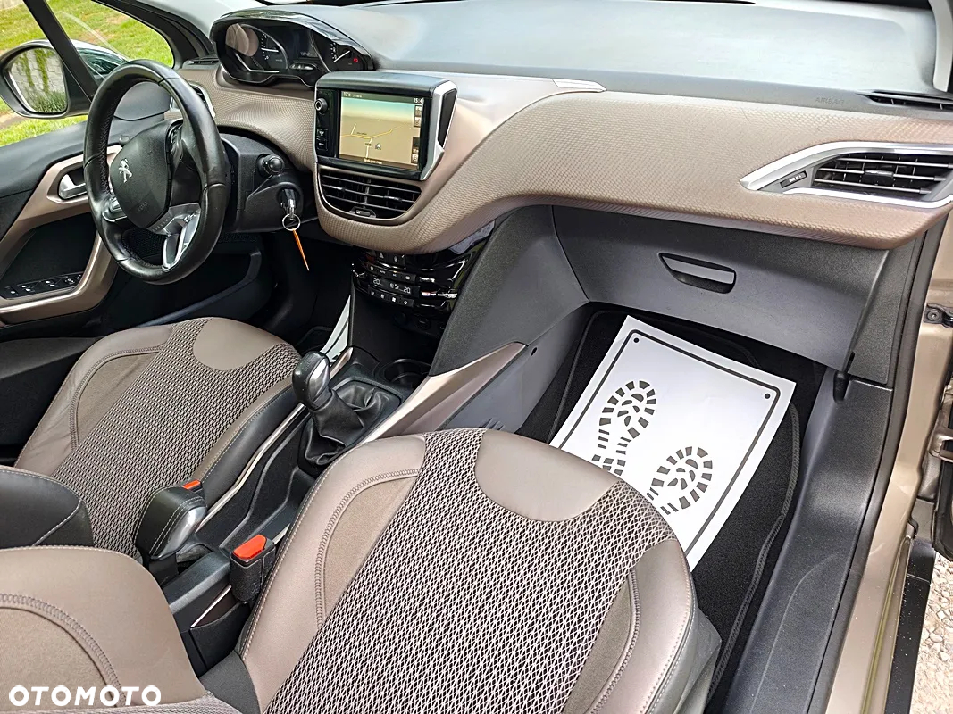 Peugeot 2008 1.2 Pure Tech Style - 25