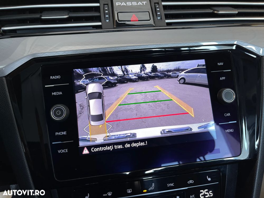 Volkswagen Passat 2.0 TDI DSG Comfortline - 13