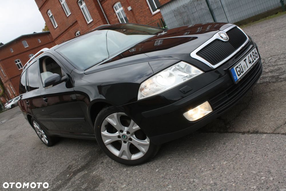 Skoda Octavia Combi 2.0 TDI DSG Laurin & Klement - 9