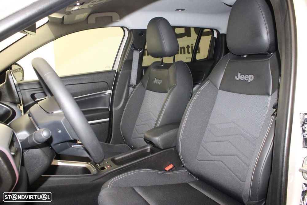 Jeep Avenger 54 kWh Summit - 23