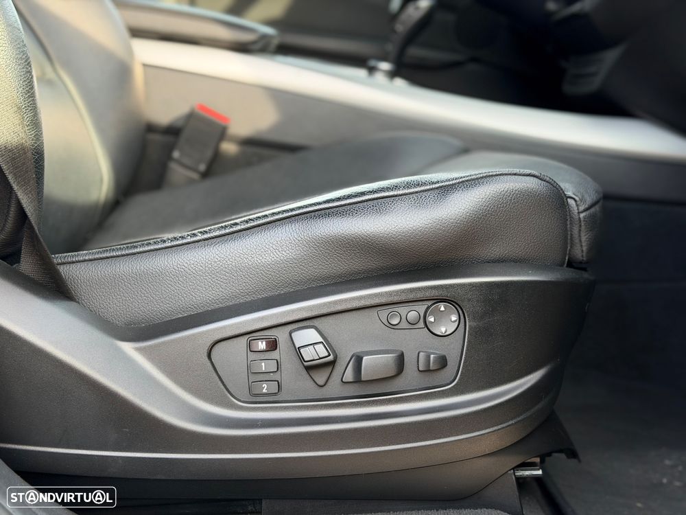 BMW X5 40 d xDrive Pack M - 29