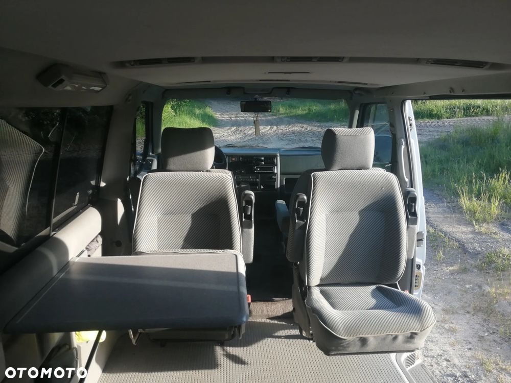 Volkswagen Multivan Standard - 22