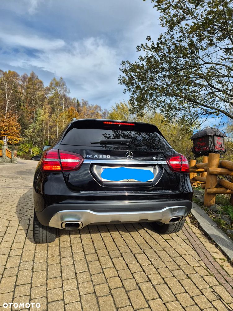 Mercedes-Benz GLA 250 4-Matic - 14