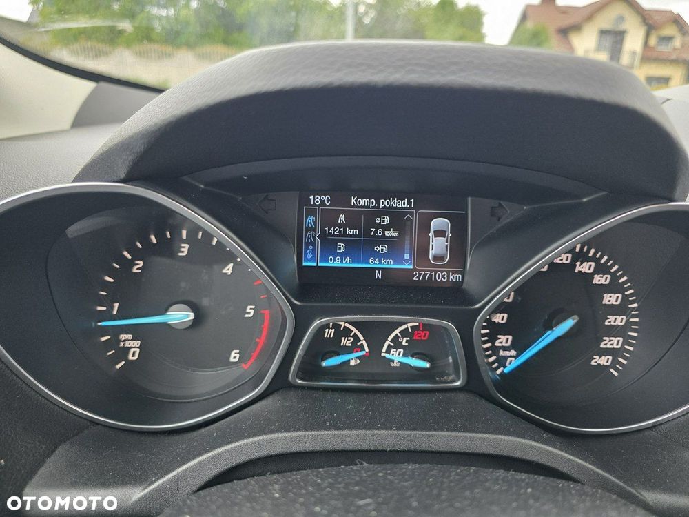 Ford Kuga 2.0 TDCi 2x4 Titanium - 32