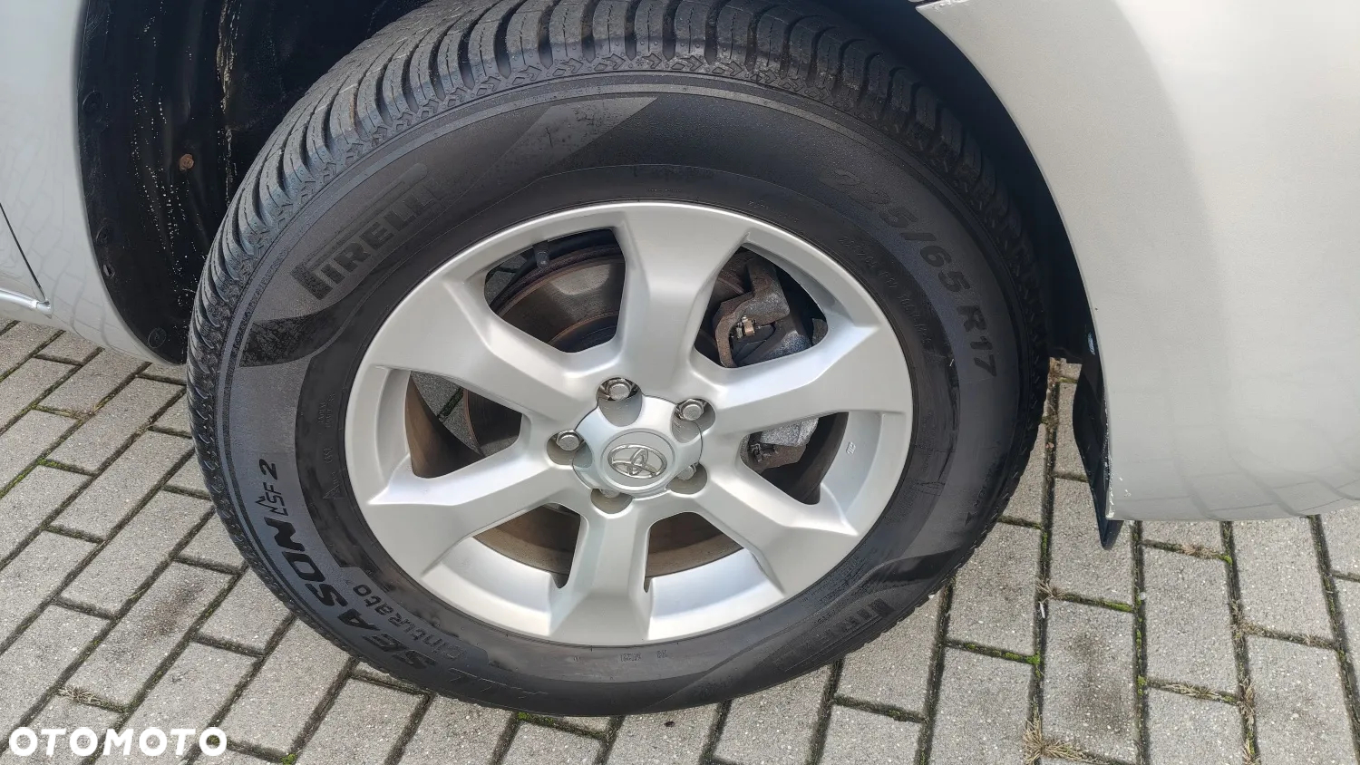 Toyota RAV4 - 12