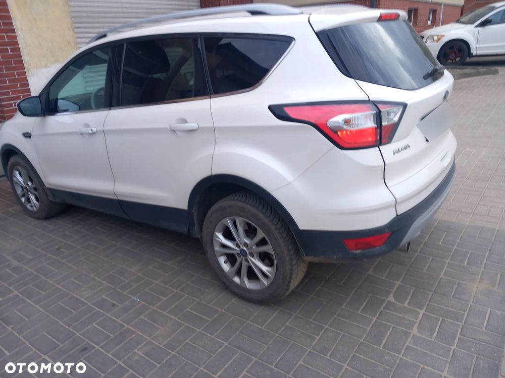 Ford Kuga - 4