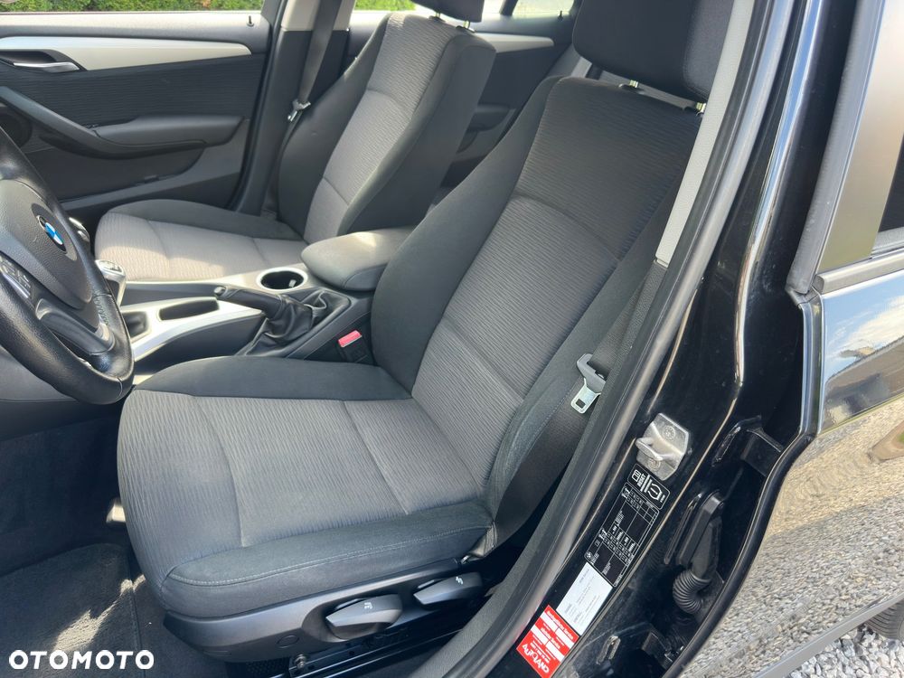 BMW X1 sDrive18d xLine - 19