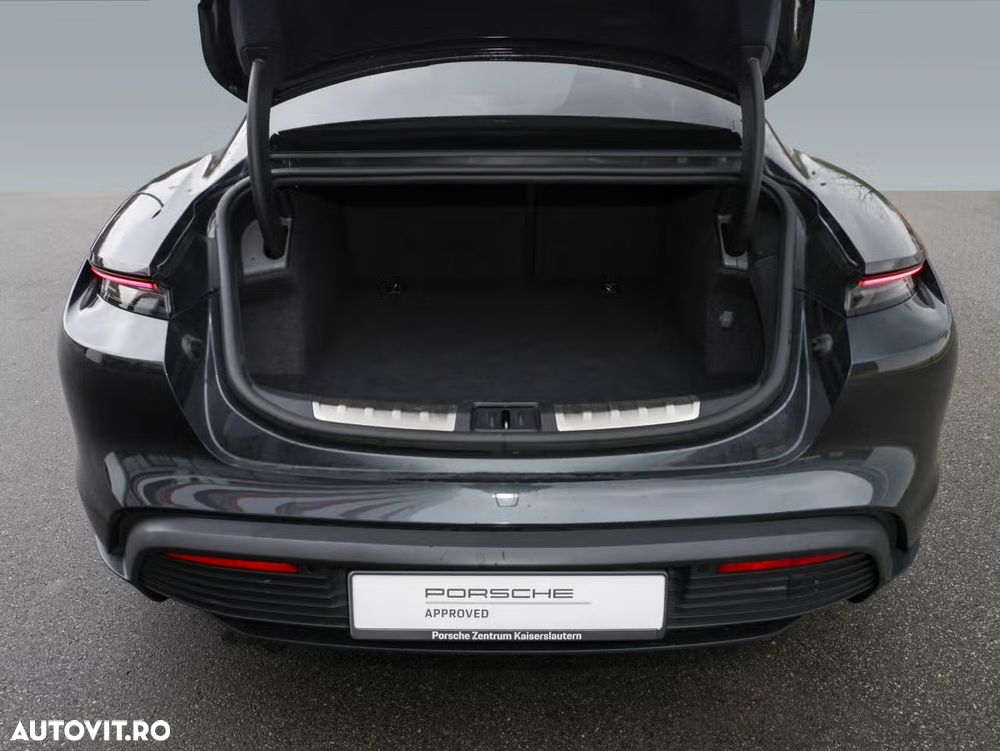 Porsche Taycan - 5