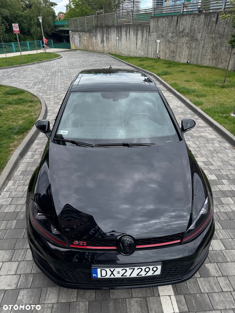 Volkswagen Golf - 6