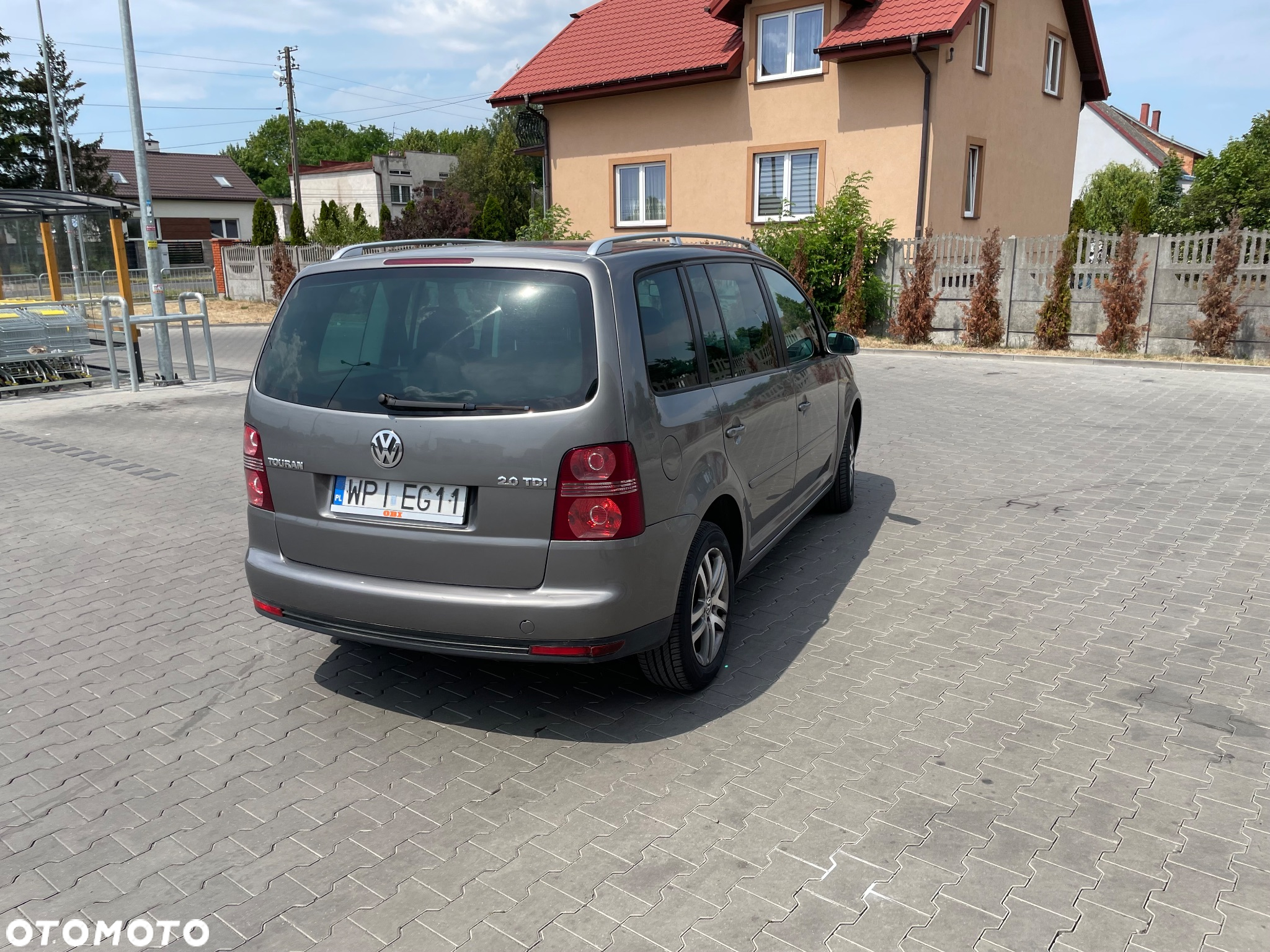 Volkswagen Touran 2.0 TDI Trendline DSG - 3