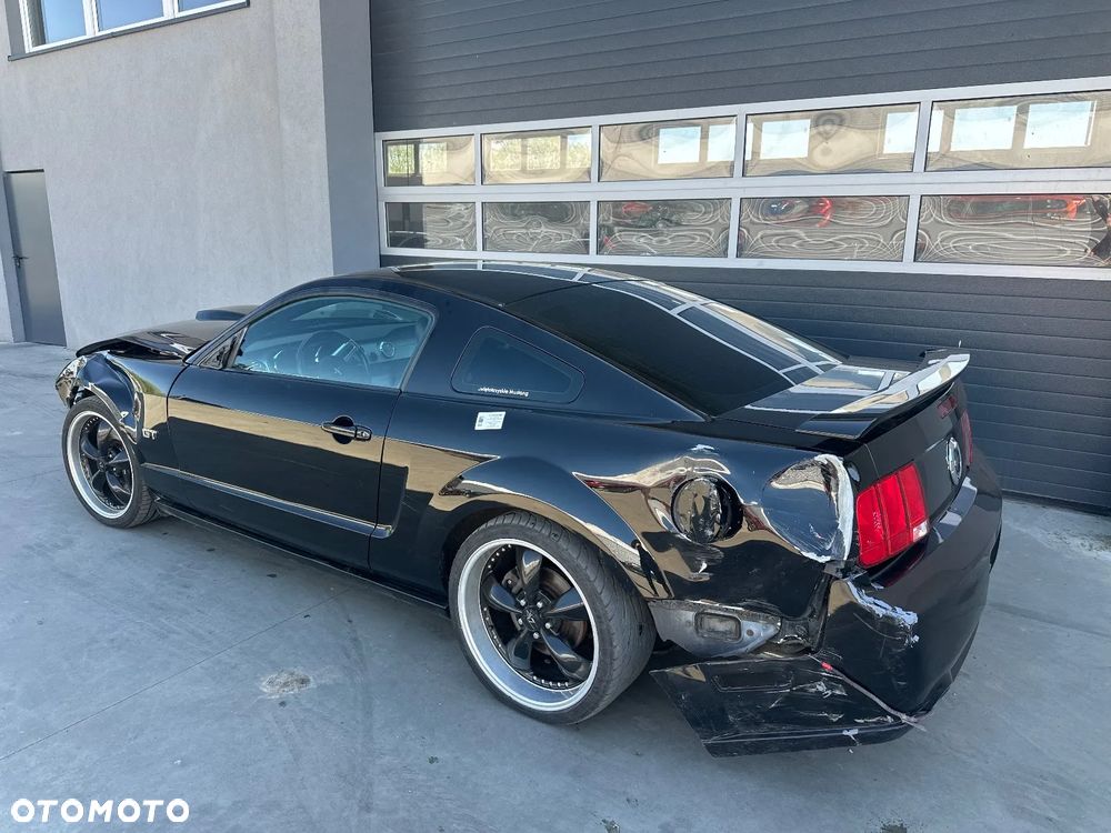 Ford Mustang - 8