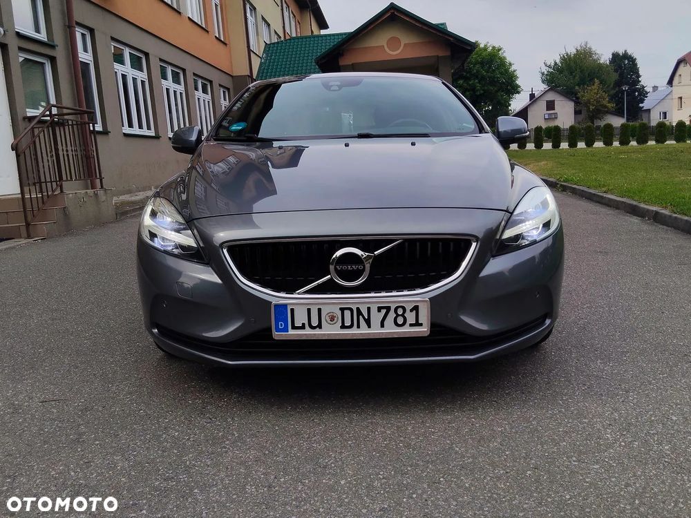 Volvo V40 T2 Momentum - 20