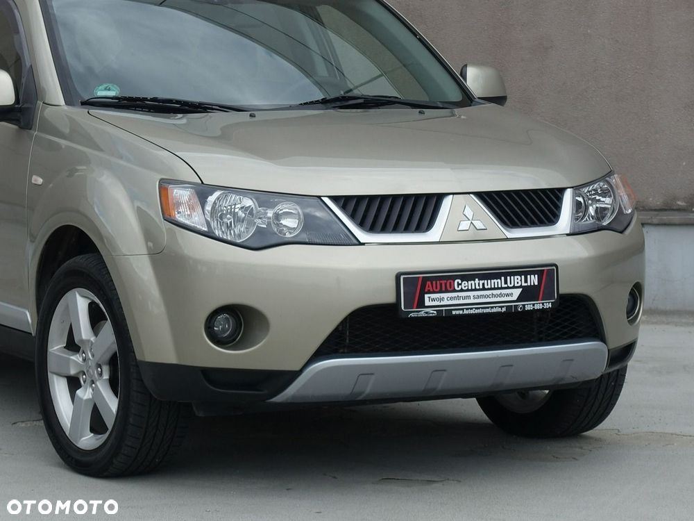 Mitsubishi Outlander 2.4 4WD Inform - 4