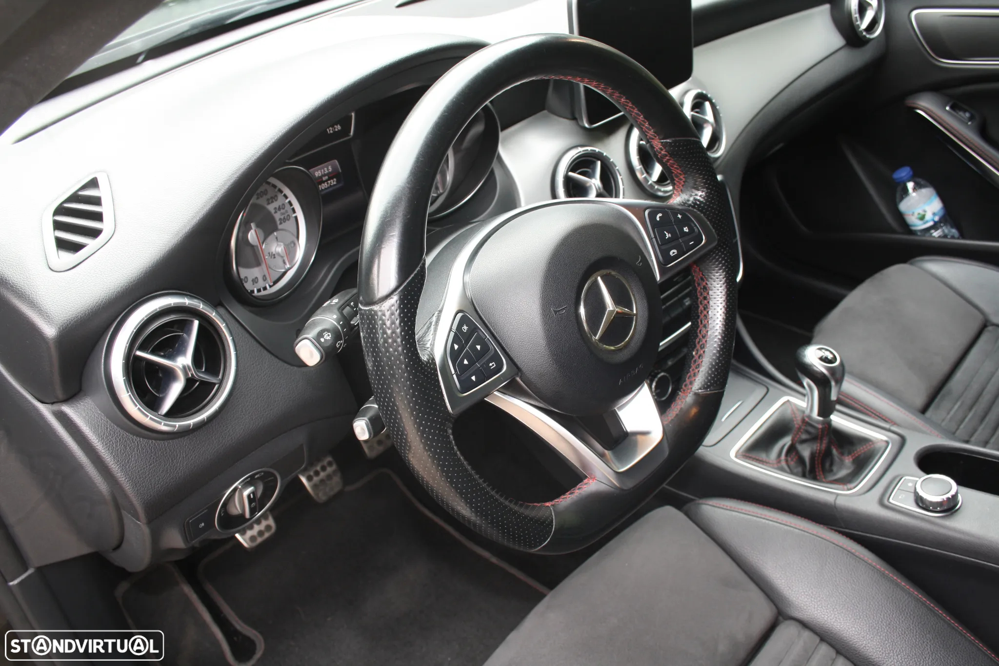 Mercedes-Benz CLA 180 d Shooting Brake AMG Line - 37