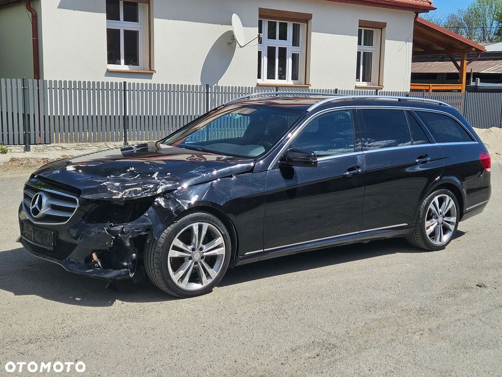 Mercedes-Benz Klasa E 220 BlueTEC 4Matic 7G-TRONIC - 30