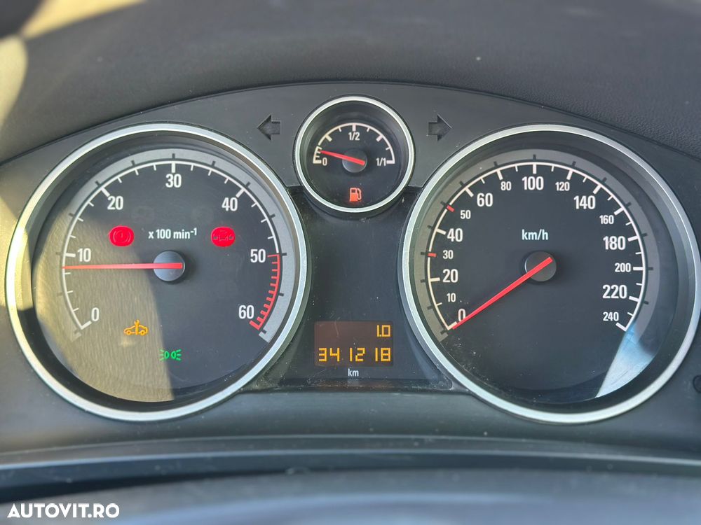 Opel Zafira 1.9 CDTI Essentia - 20