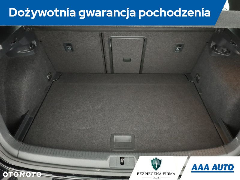 Volkswagen Golf - 11