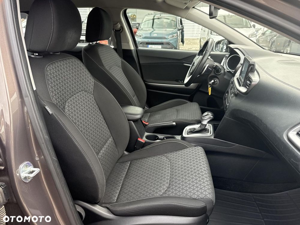 Kia Ceed 1.4 T-GDI M DCT - 9